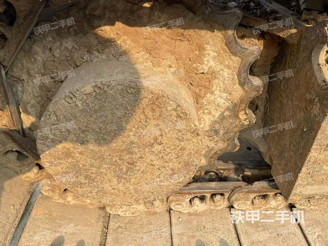 右驅(qū)動(dòng)輪（行走機(jī)構(gòu)）