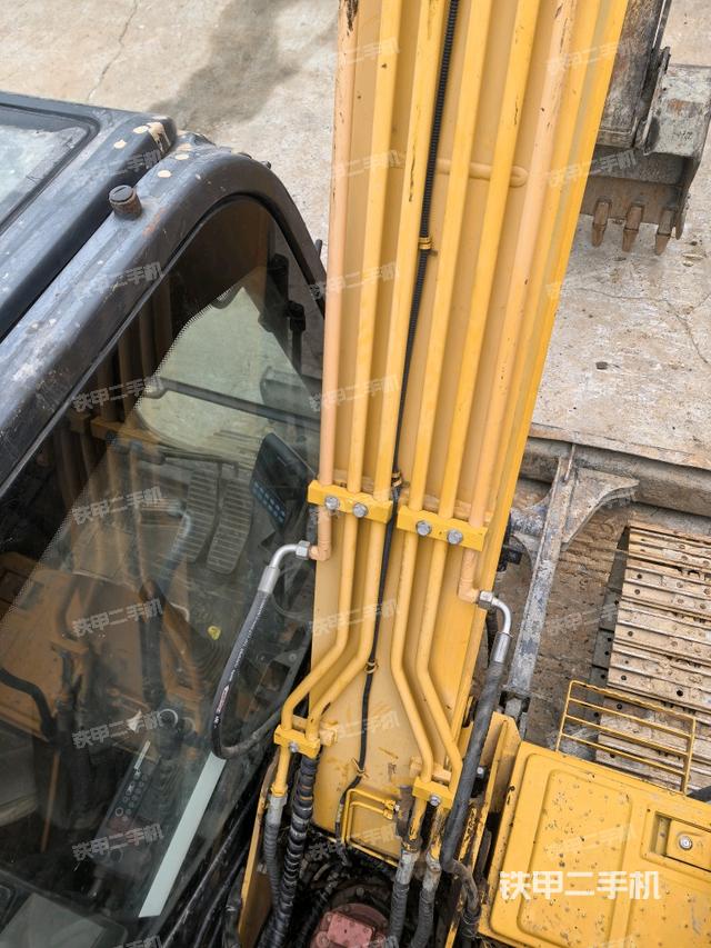 大臂背部俯視（工作和回轉(zhuǎn)裝置）