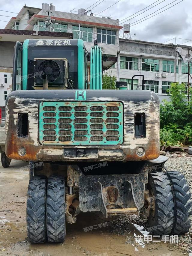 驾驶室顶部（整机外观）