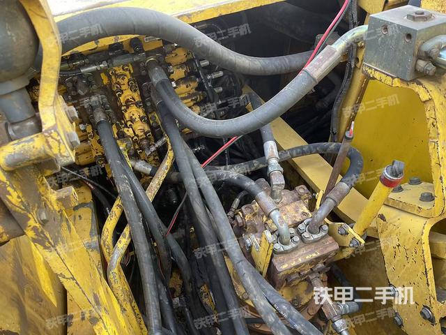 小松PC200-7挖掘机的设备实拍-第35张实拍照片