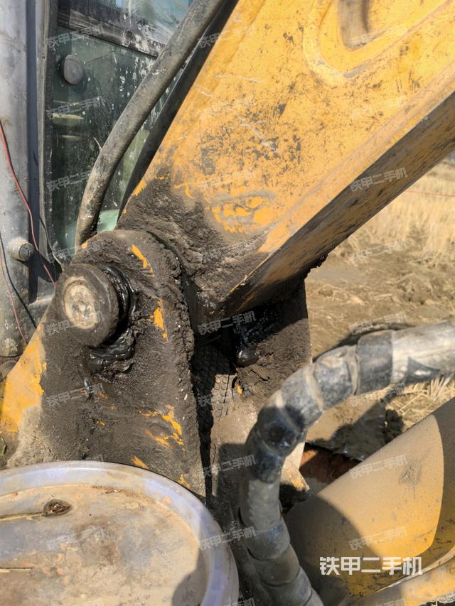 大臂根部?斜（工作和回轉(zhuǎn)裝置）