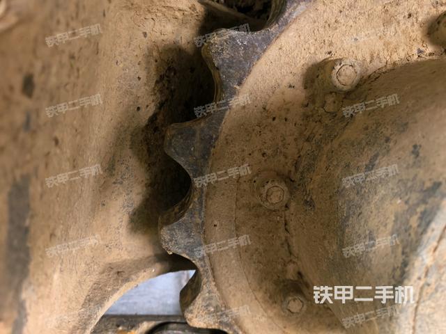 右側(cè)履帶整體?（行走機(jī)構(gòu)）