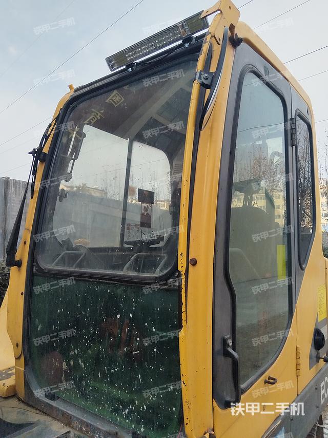 驾驶室整体（整机外观）