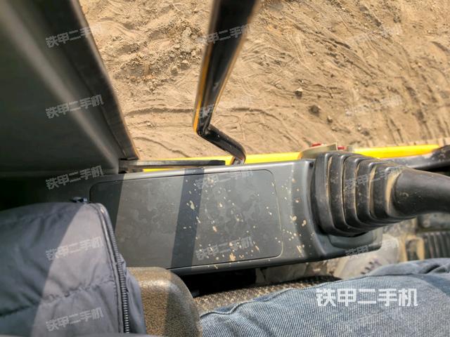 座椅左側(cè)控制臺(tái)/音響/含左手柄（駕駛室部分）