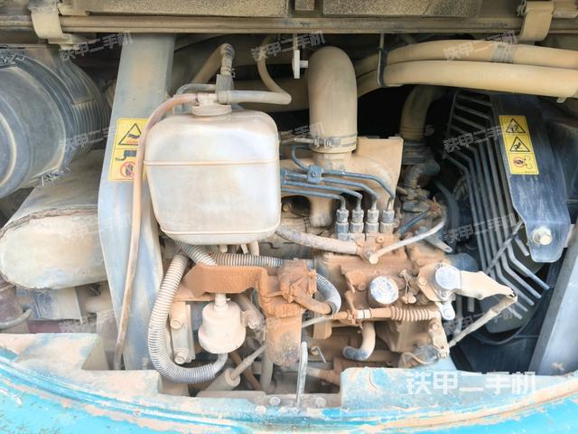 發(fā)動(dòng)機(jī)室（上車(chē)部件）