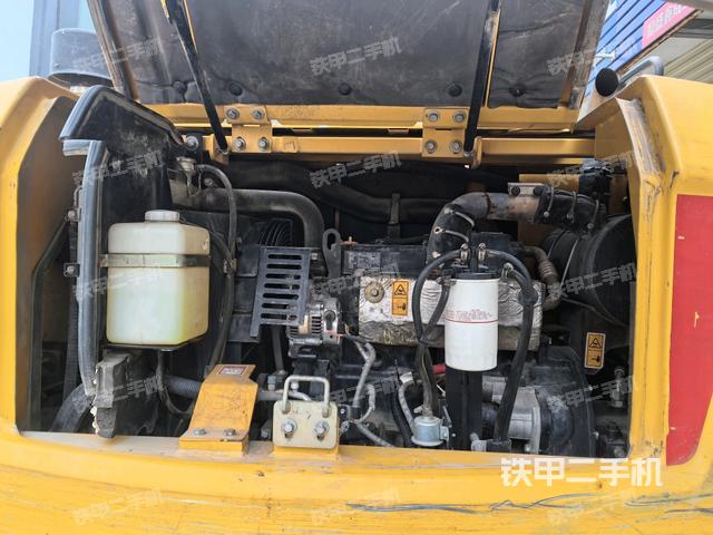 發(fā)動(dòng)機(jī)室（上車部件）