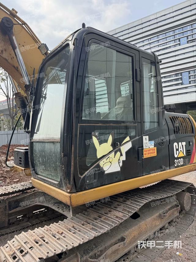 駕駛室整體(整機外觀) 駕駛室整體(整機外觀)