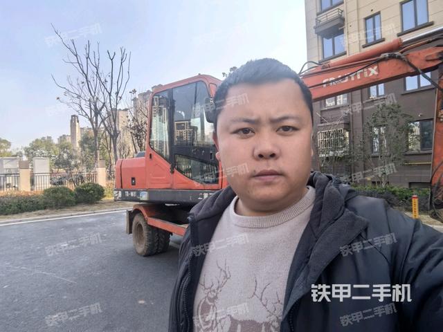 新源XY65W-8挖掘机的设备实拍-第1张实拍照片