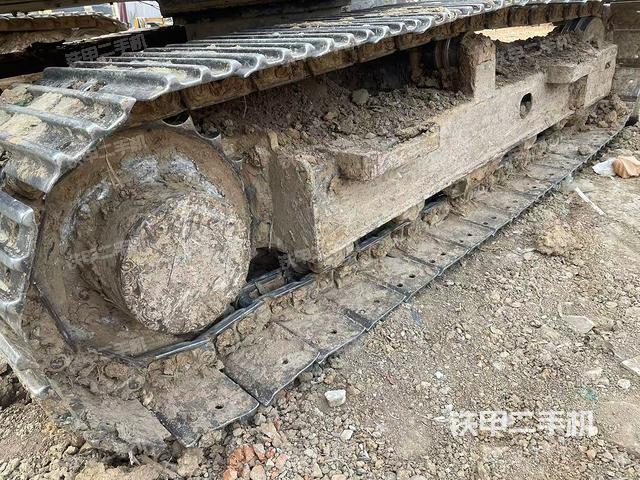 右側(cè)履帶整體?（行走機(jī)構(gòu)）