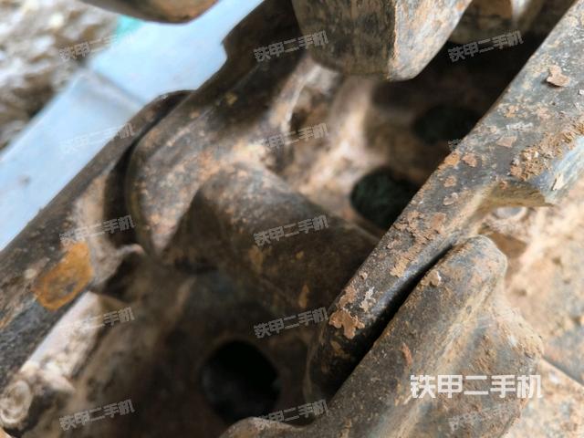 左側(cè)行走馬達(dá)蓋板（行走機(jī)構(gòu)）