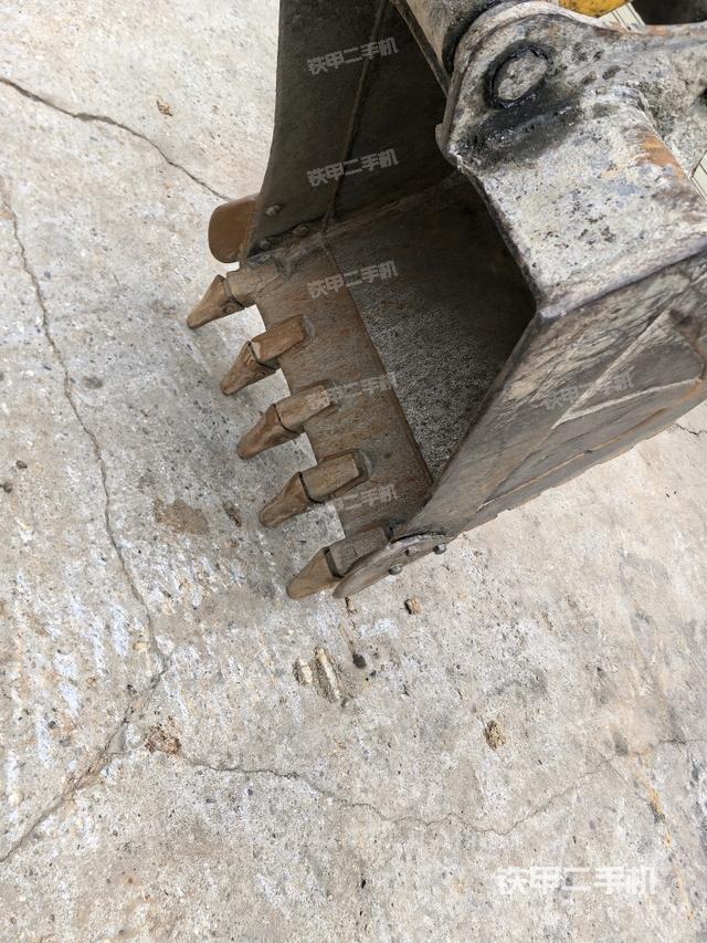 鏟斗右后整體（工作和回轉(zhuǎn)裝置）