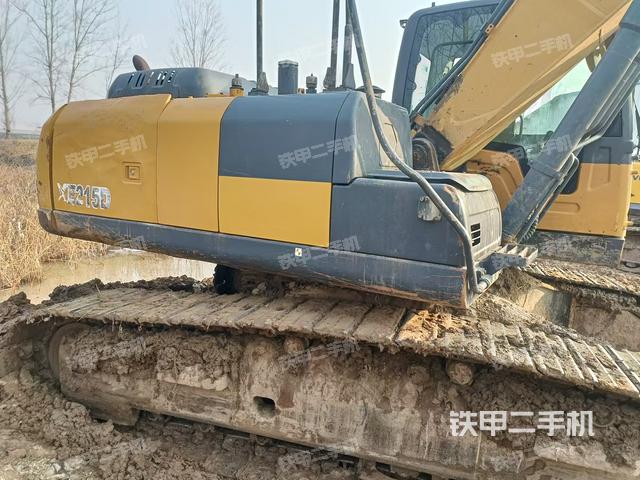 駕駛室頂部(整機外觀) 駕駛室頂部(整機外觀)