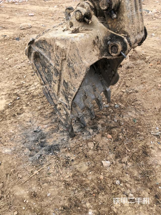 鏟斗右后整體（工作和回轉(zhuǎn)裝置）