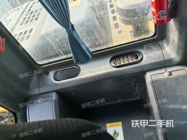 座椅后部(駕駛室部分) 座椅后部(駕駛室部分)