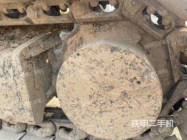 右驅(qū)動輪（行走機構(gòu)）