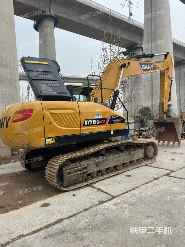 整機(jī)右后45°(整機(jī)外觀) 整機(jī)右后45°(整機(jī)外觀)