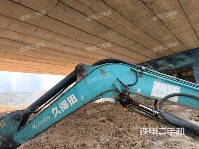 大臂根部?斜（工作和回轉(zhuǎn)裝置）