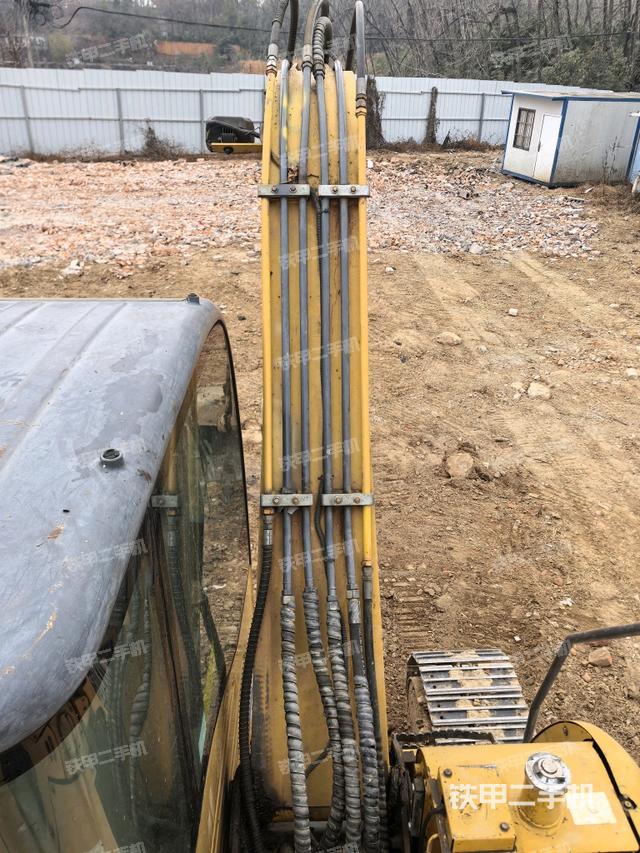 大臂背部俯視（工作和回轉(zhuǎn)裝置）