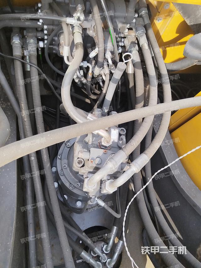 回轉(zhuǎn)馬達和主控閥（整機外觀）