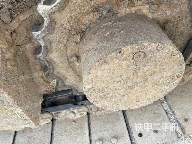 左驅(qū)動(dòng)輪（行走機(jī)構(gòu)）