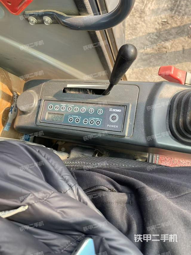 座椅左側(cè)控制臺(tái)/音響/含左手柄（駕駛室部分）