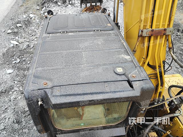 驾驶室顶部（整机外观）