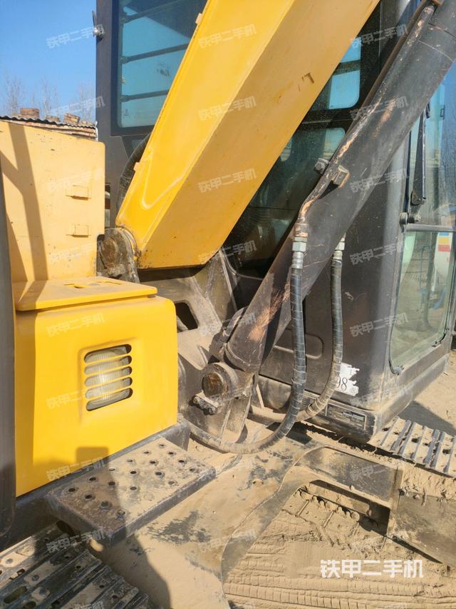 大臂根部?斜（工作和回轉(zhuǎn)裝置）