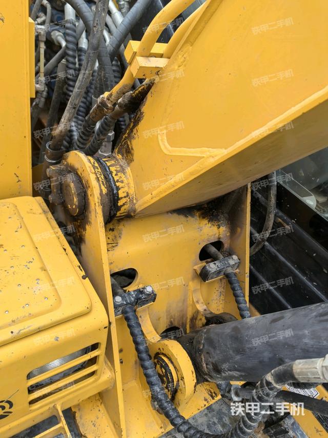 大臂根部?斜（工作和回轉(zhuǎn)裝置）