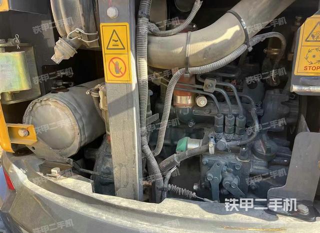 發(fā)動機整體俯視(整機外觀) 發(fā)動機整體俯視(整機外觀)