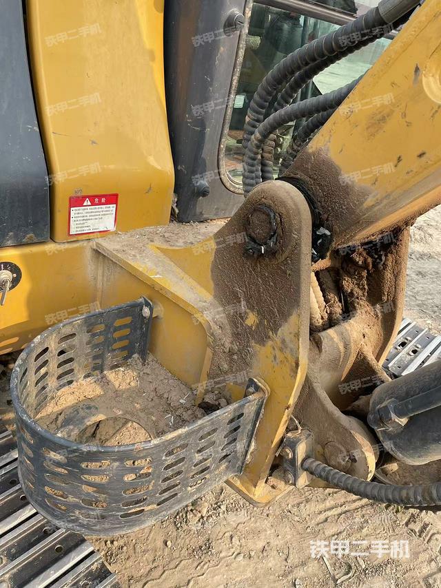 大臂根部?斜（工作和回轉(zhuǎn)裝置）