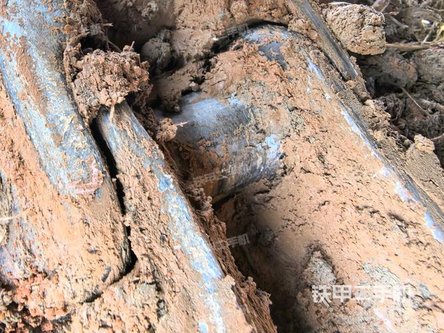 左側(cè)行走馬達(dá)蓋板（行走機(jī)構(gòu)）