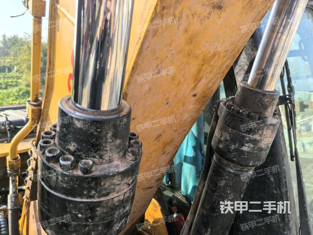 大臂油缸整體?豎拍(工作和回轉(zhuǎn)裝置) 大臂油缸整體?豎拍(工作和回轉(zhuǎn)裝置)