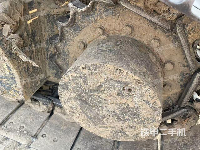 右驅(qū)動(dòng)輪（行走機(jī)構(gòu)）