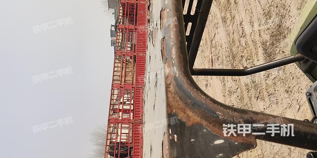 驾驶室顶部（整机外观）