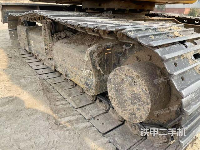 右側(cè)履帶整體?（行走機(jī)構(gòu)）