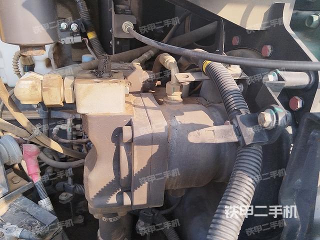 液壓泵艙室正面整體(整機(jī)外觀) 液壓泵艙室正面整體(整機(jī)外觀)