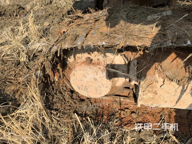 左驅(qū)動輪（行走機(jī)構(gòu)）