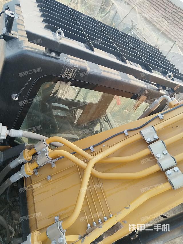 駕駛室頂部（整機(jī)外觀）