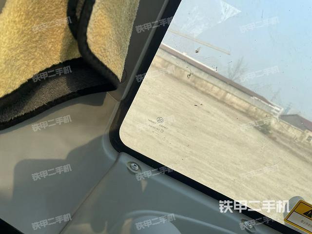 后窗玻璃角標(biāo)（駕駛室部分）