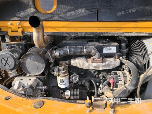 發(fā)動(dòng)機(jī)室（上車部件）