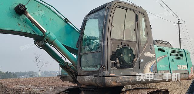 神钢SK250-8挖掘机