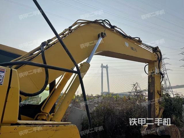 大臂整體?右側(cè)(工作和回轉(zhuǎn)裝置) 大臂整體?右側(cè)(工作和回轉(zhuǎn)裝置)