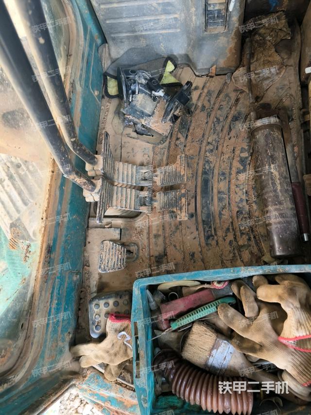 后窗玻璃角標(biāo)（駕駛室部分）