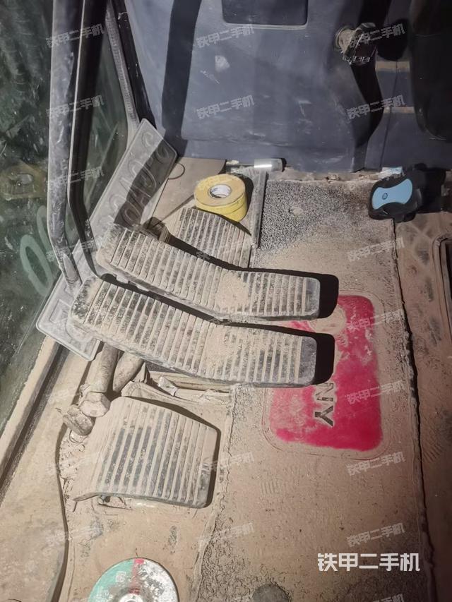 駕駛室整體（整機(jī)外觀）