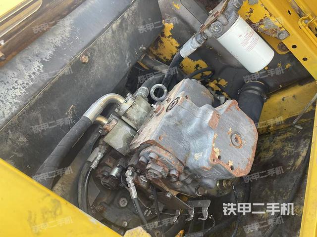 液壓泵斜45?左(大件艙室) 液壓泵斜45?左(大件艙室)
