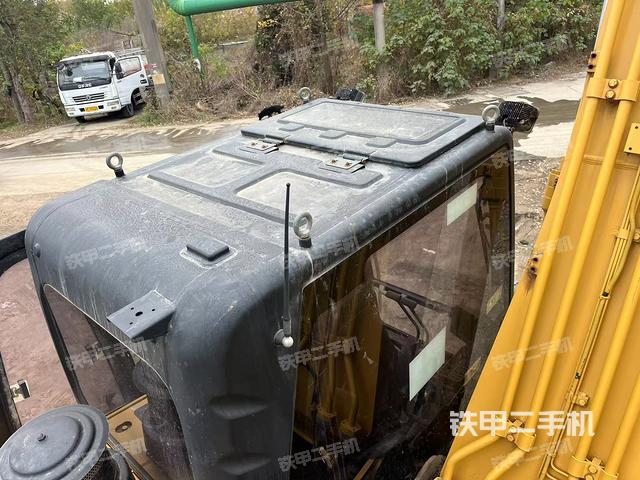 驾驶室顶部（整机外观）