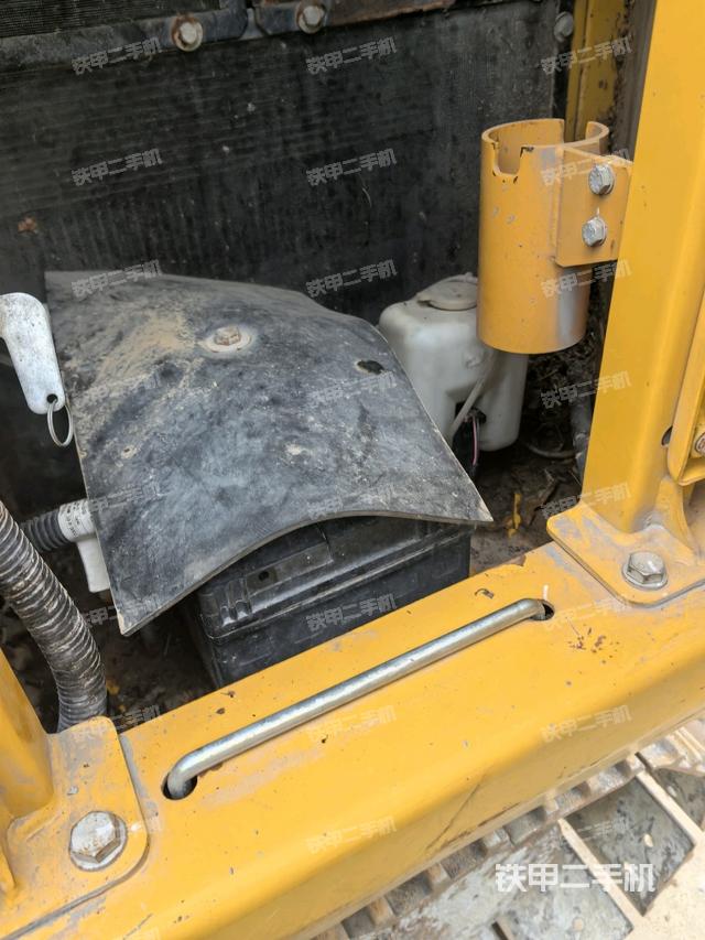 電瓶（大件艙室）