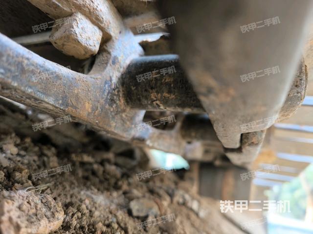 右驅(qū)動(dòng)輪（行走機(jī)構(gòu)）