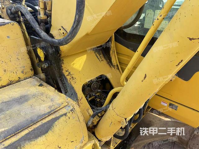 大臂根部?斜視(工作和回轉(zhuǎn)裝置) 大臂根部?斜視(工作和回轉(zhuǎn)裝置)