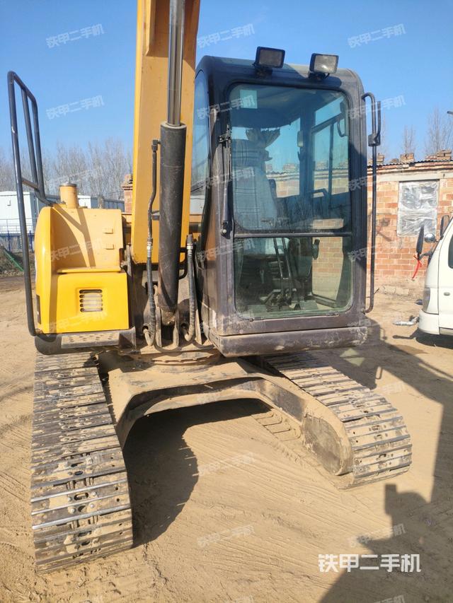 轉(zhuǎn)盤和下車架正前（工作和回轉(zhuǎn)裝置）